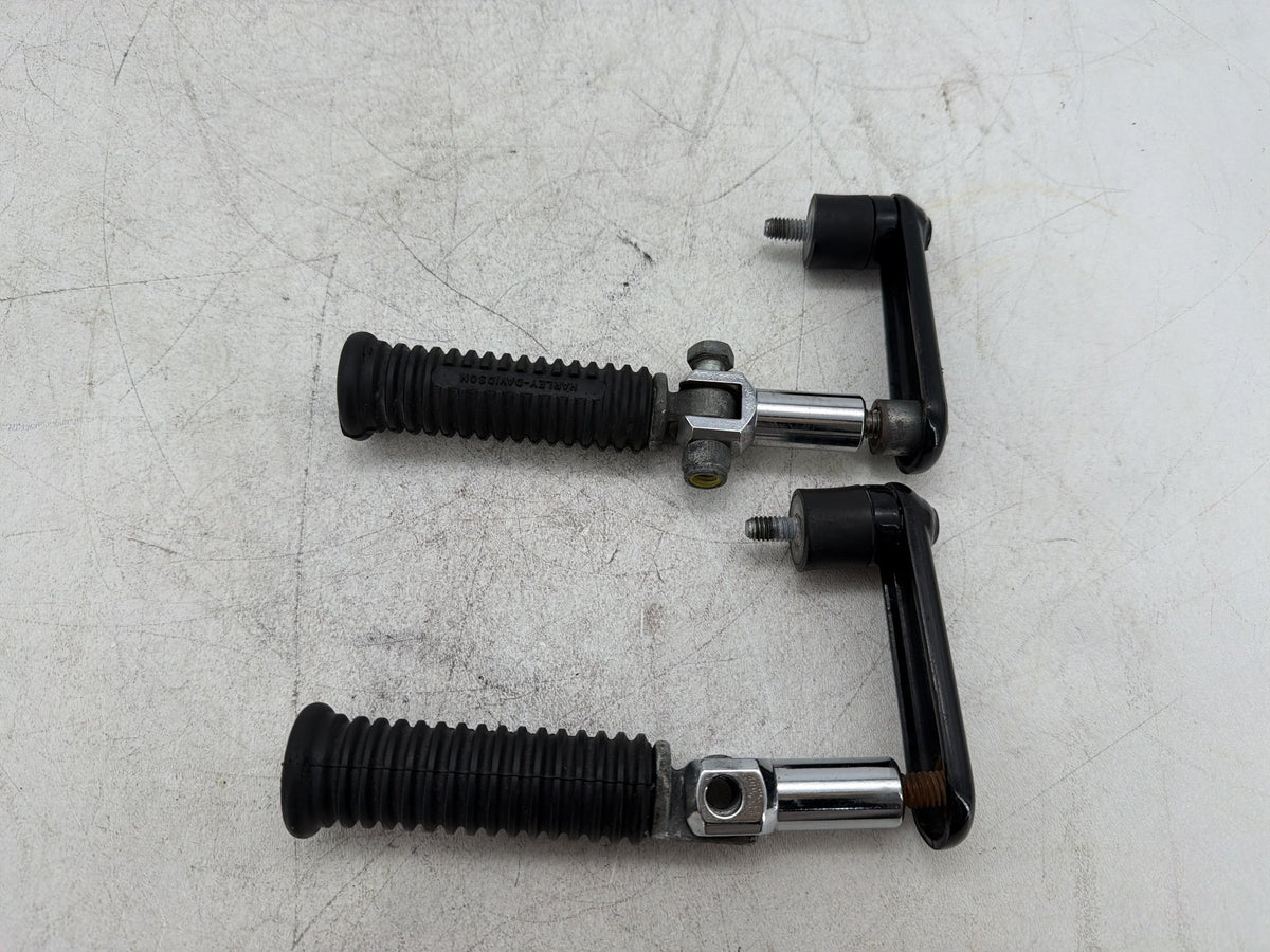 2004 Harley Heritage Softail Classic FLSTCI OEM Passenger Left & Right Foot Pegs