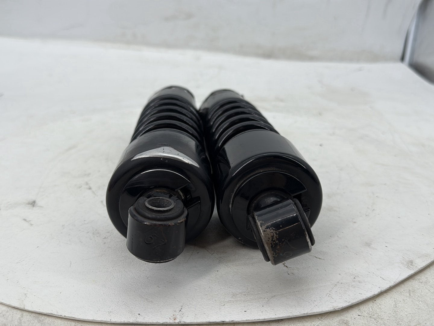 2006 Harley Dyna Super Glide Custom FXDCI OEM Rear Left Right Shock Absorbers