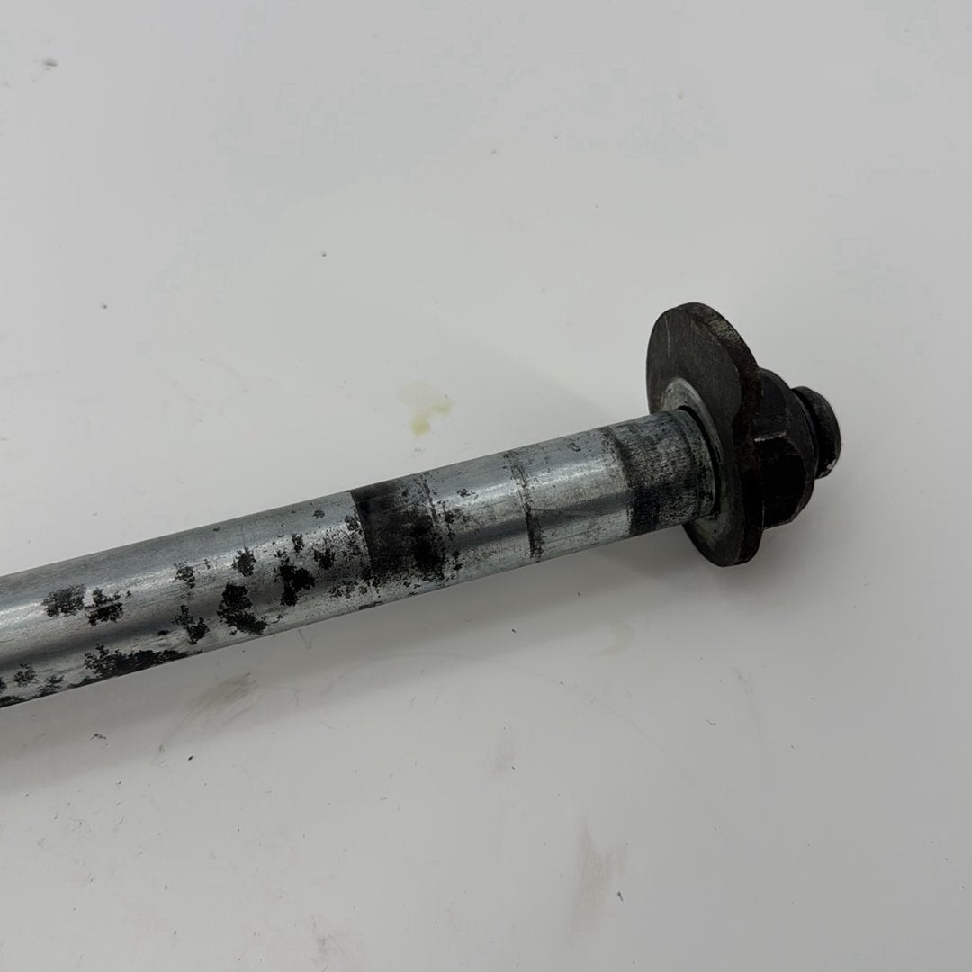 2008 - 2016 Harley-Davidson Touring Street Glide Rear Wheel Axle Bolt Shaft 43000002
