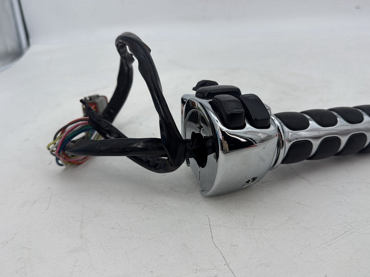 1999 - 2006 Harley-Davidson Touring Electra Glide Left Turn Signal Headlight Switches Controls 71685-06A