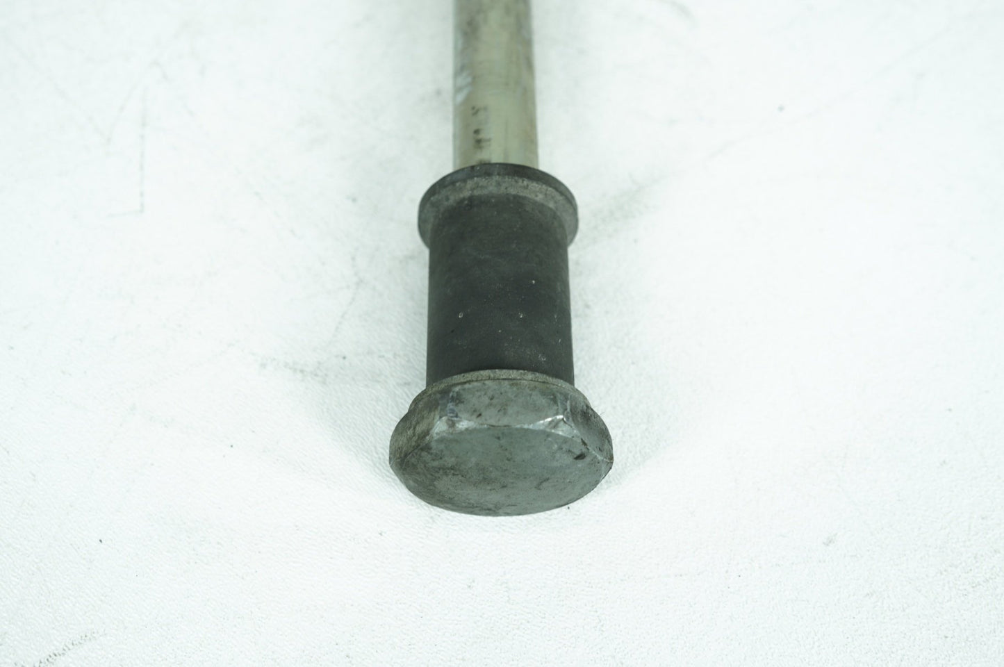 1999 - 2006 Harley-Davidson Softail Heritage Classic Rear Fork Swingarm Pivot Bolt Shaft 47610-00