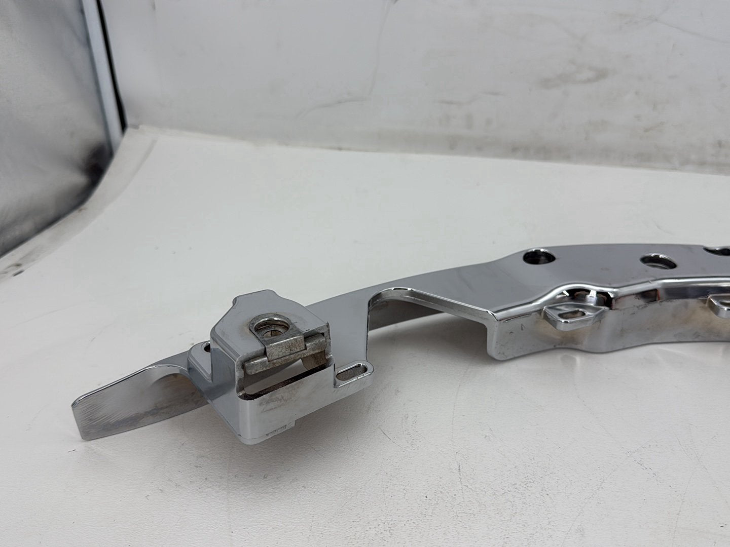 2014 Harley Electra Glide Touring CVO Screamin Eagle OEM Rear Left 1 Fender Strut Bracket