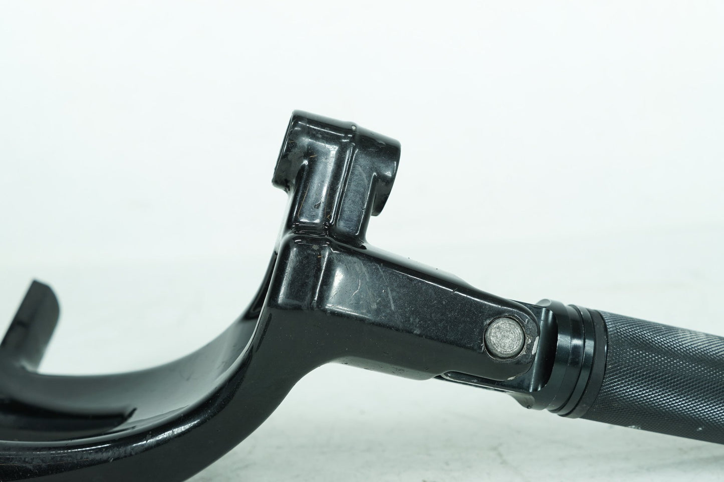 2018 - 2024 Harley-Davidson Softail Sport Glide Left Foot Rest Support Bracket Peg 33600134