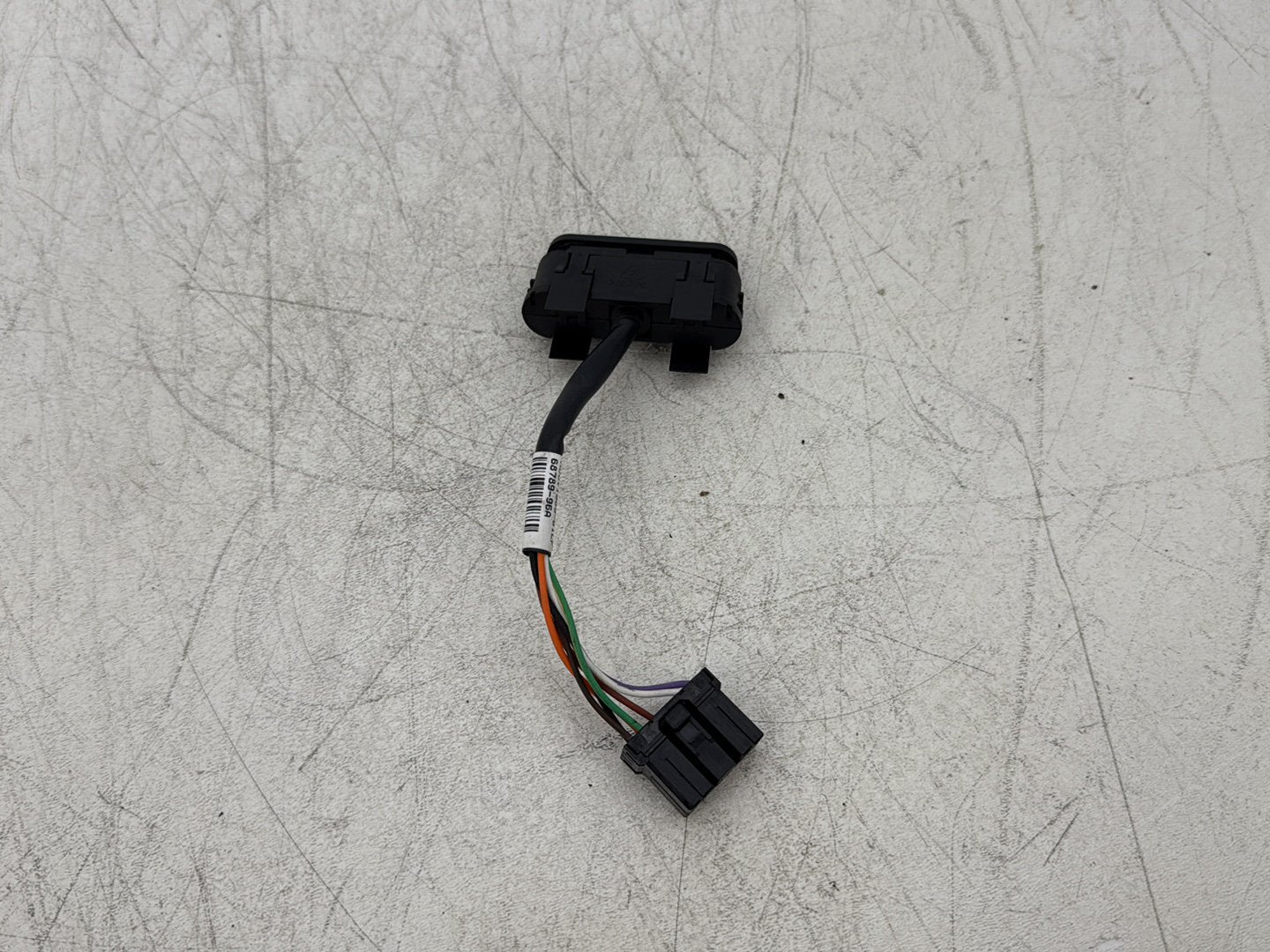 2011 Harley Street Glide Touring FLHX OEM Dash Indicator Lamp Wire Plug 68789-96A
