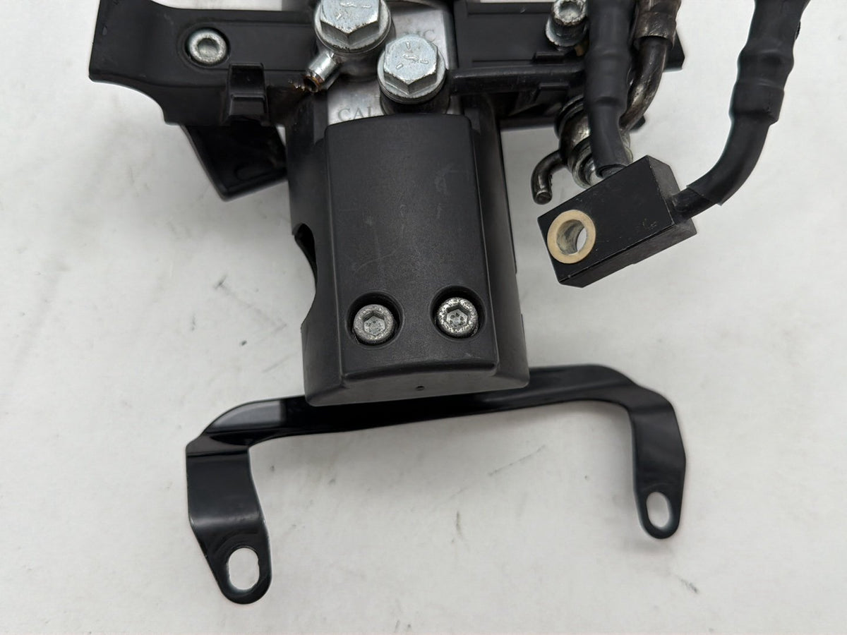 2015 Harley Softail Deluxe FLSTN OEM Front ABS Brake Pump Control Unit