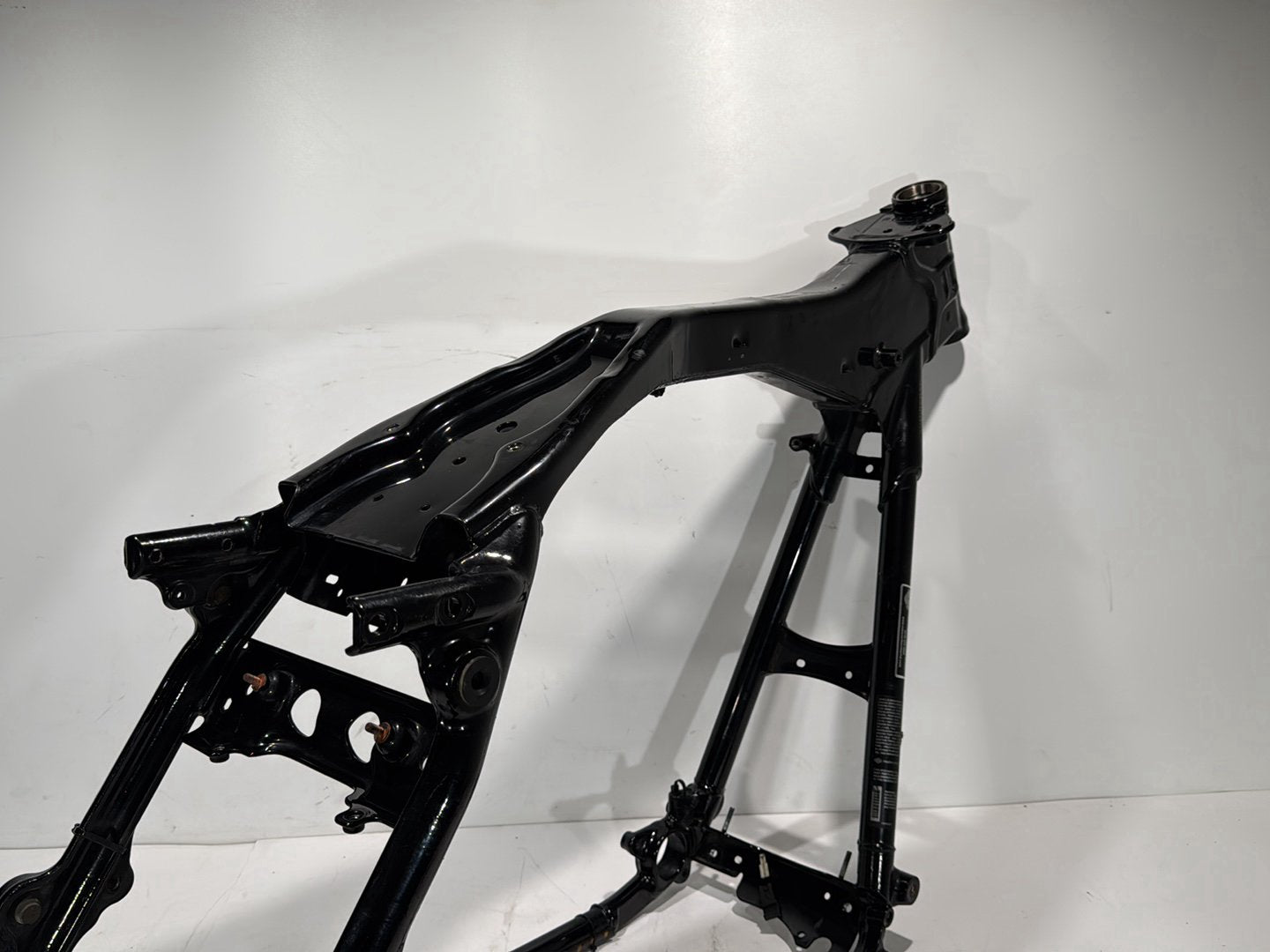2008 - 2016 Harley-Davidson Touring Street Glide Body Main Frame Chassis SLVG  	47900-11BHP