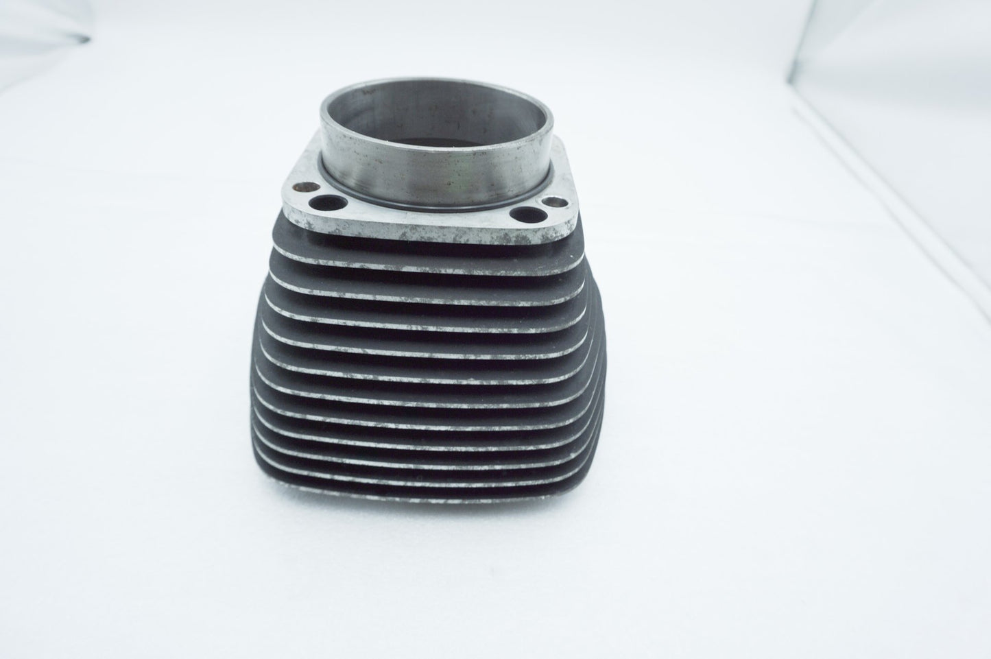 2000 - 2006 Harley-Davidson Dyna Low Rider Twin Cam Engine Jug 1 Cylinder Barrel 16593-99
