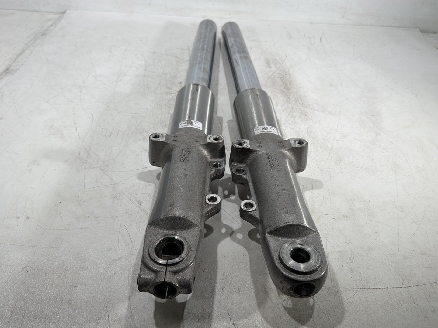 2015 Harley Road Glide Touring FLTRXS OEM Front Left & Right Fork Legs Sliders