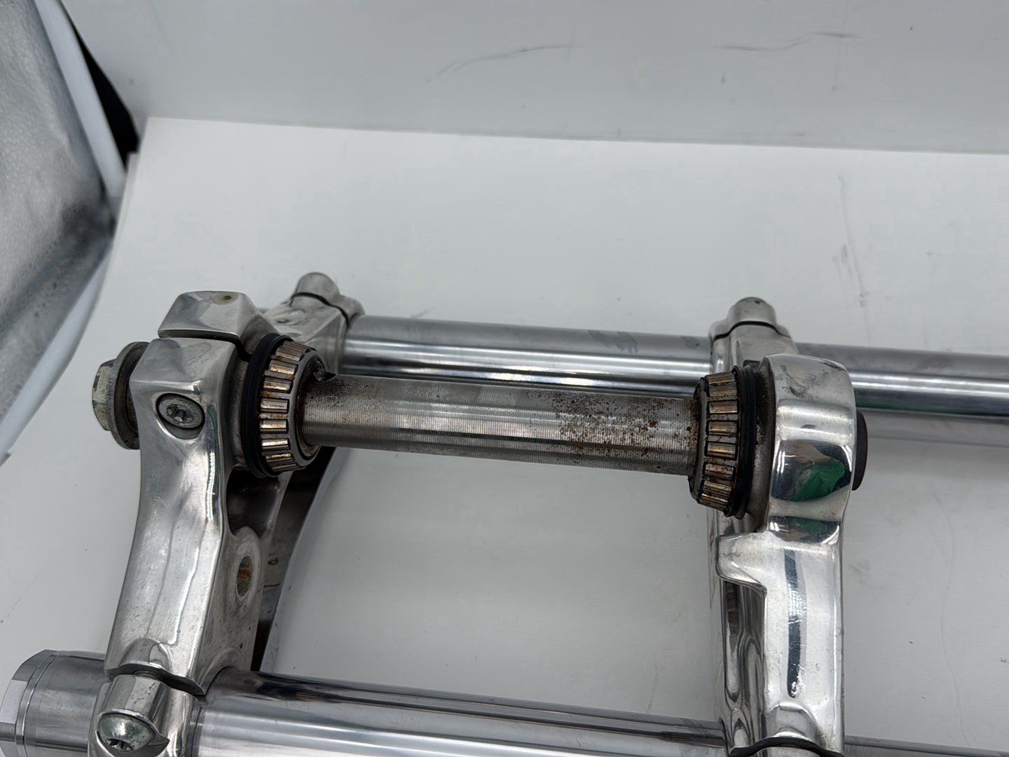 2009 Harley Sportster XL1200C 1200 Custom OEM Front Triple Tree Set & LH RH Fork Legs Sliders
