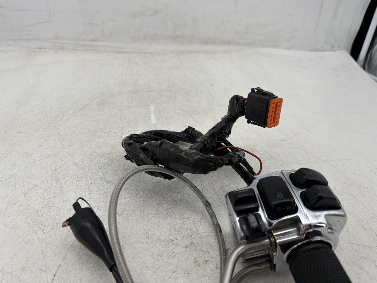 04 Harley Electra Glide CVO Eagle OEM Right Engine Start Kill Switches Controls