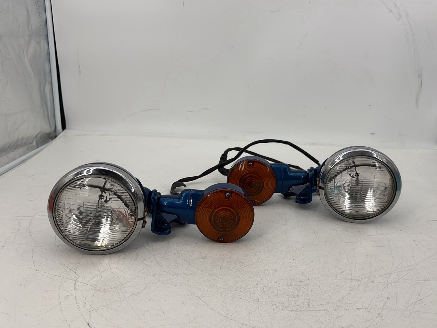 06 Harley Touring FLHRI Road King OEM Front Turn Signal Indicators Aux Light Bar