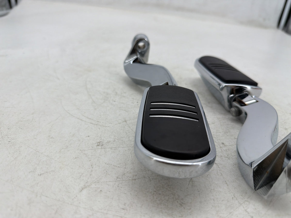 2009 Harley Street Glide Touring FLHX OEM Passenger Left & Right Foot Pegs