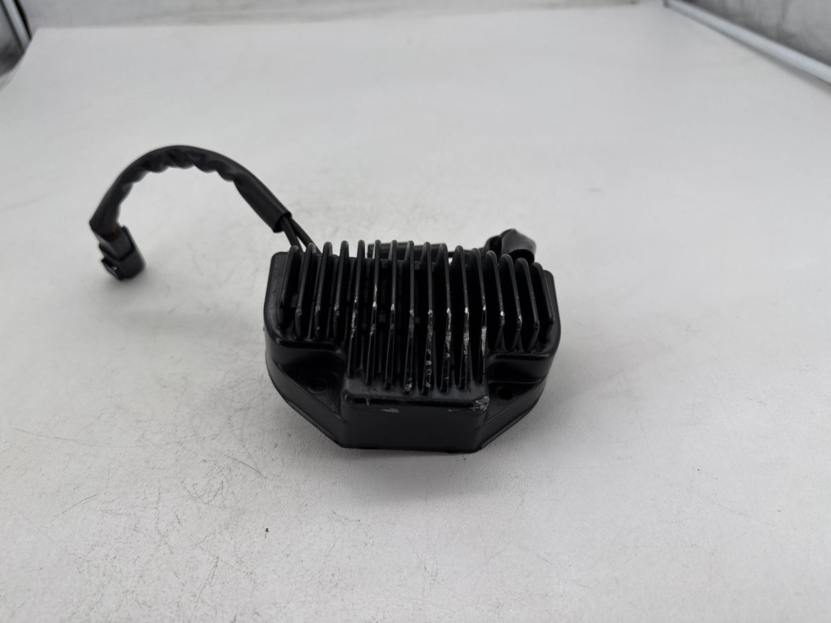 2007 Harley Dyna Super Glide FXD OEM Voltage Regulator Rectifier