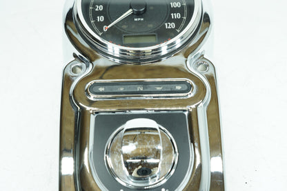 2007 - 2017 Harley-Davidson Dyna Switchback Fuel Tank Dash Console Speedometer NOKey 70900053