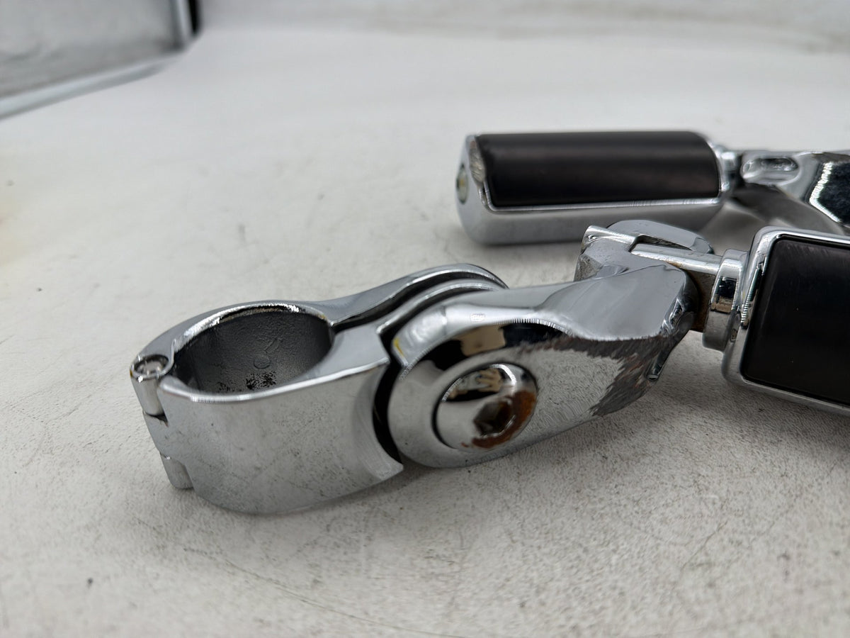 07 Harley Electra Touring CVO Front Right Left Highway Foot Pegs AirFlow Style
