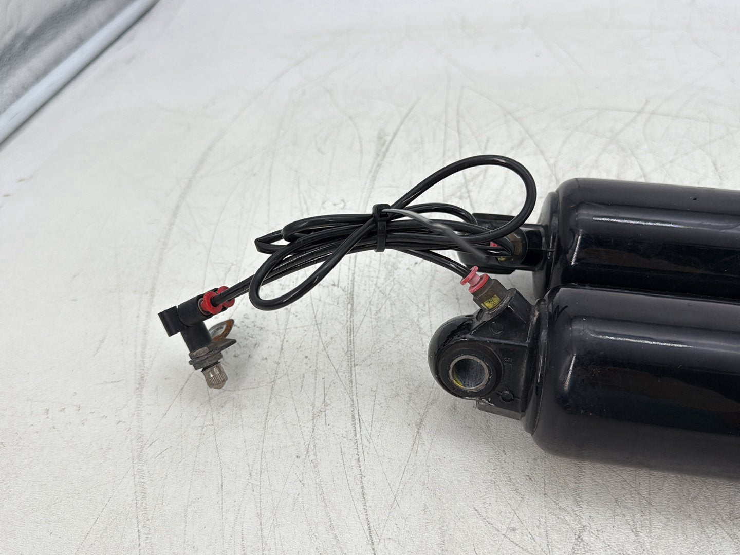 2004 Harley Road King Touring Custom FLHRSI OEM Rear Left Right Shock Absorbers