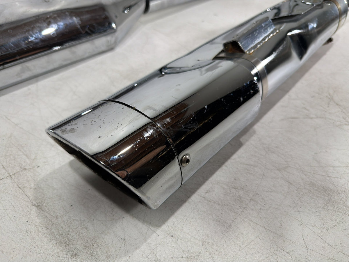 09 Harley Street Glide Touring Exhaust Header Pipes Muffler BENT SCRATCHED