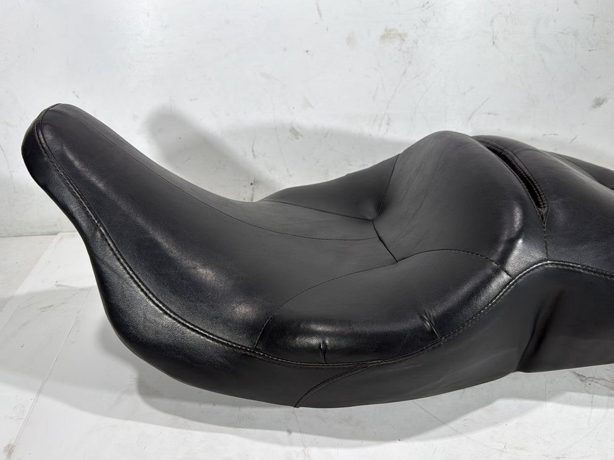 2005 Harley Electra Glide Touring Ultra OEM Passenger Rider Driver Seat Saddle