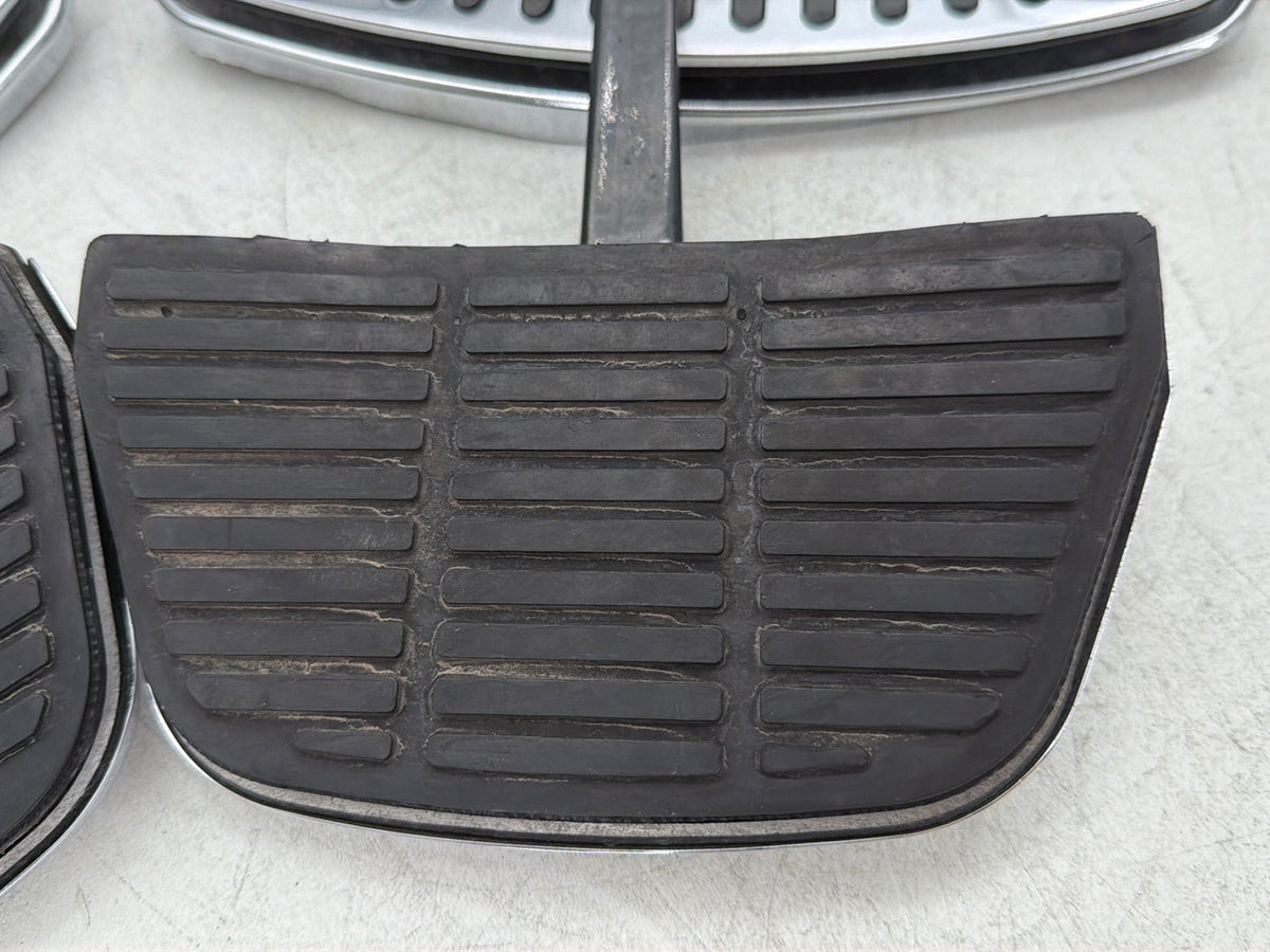 2004 Harley Road King Touring OEM Left Right Driver & Pass Floorboard Foot Rest