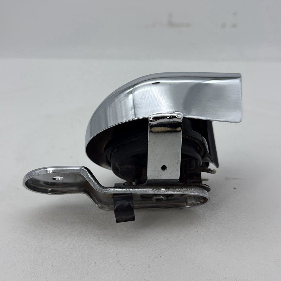 2007 - 2012 Harley-Davidson Dyna Super Glide Horn Signal Klaxon Chrome Cover 69012-93A