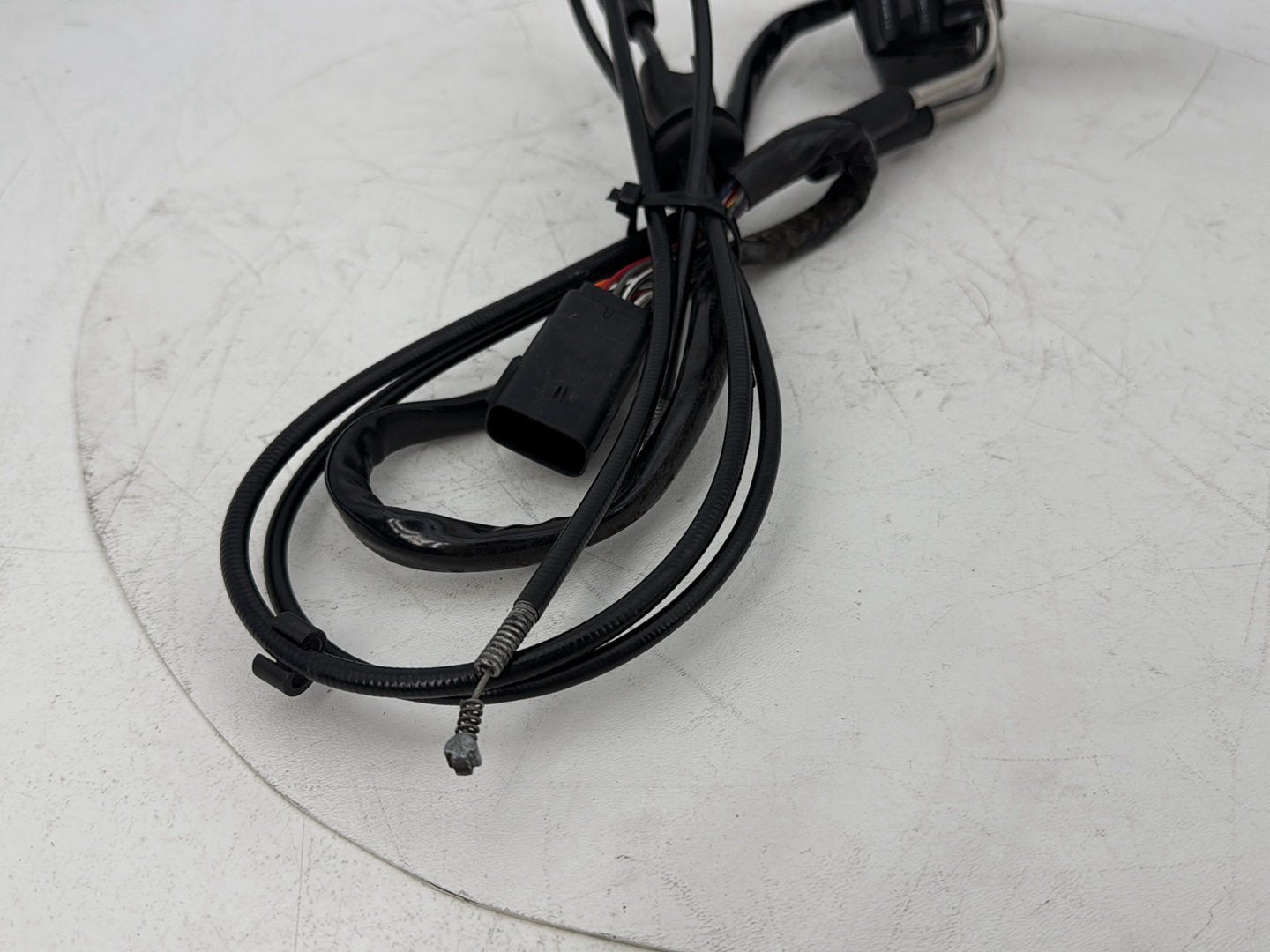 2007 - 2012 Harley-Davidson Touring Electra Glide Ultra Right Engine Start Kill Switches Controls w/ Hand Grip, Idle Throttle Cable Lines
