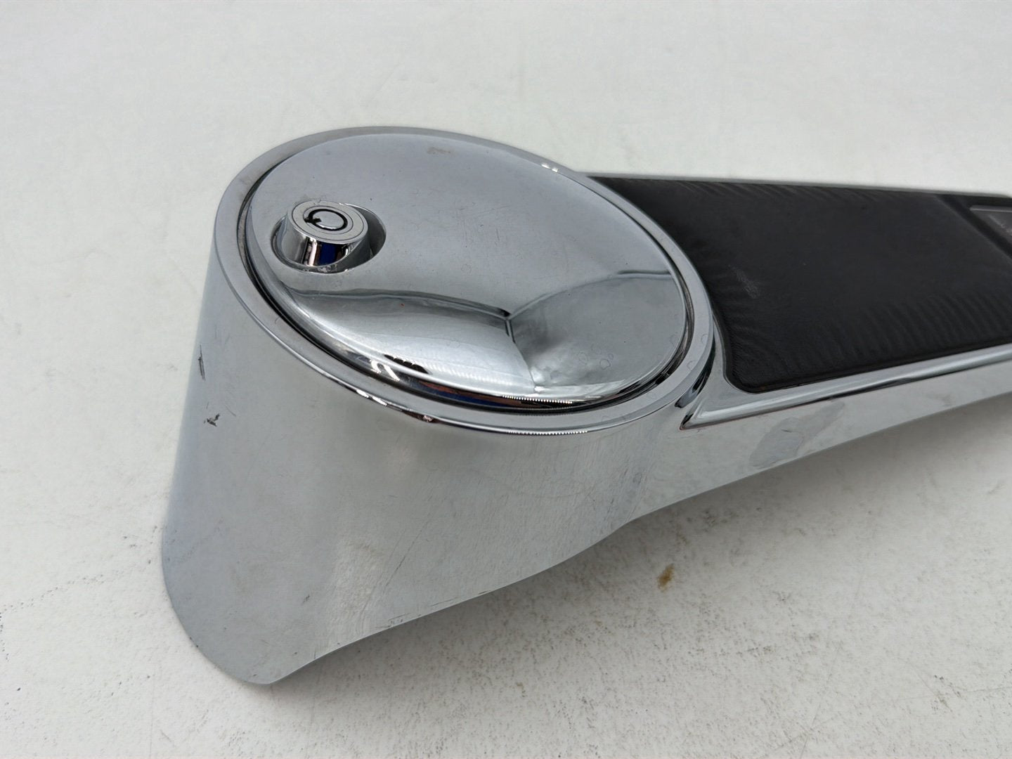 1984 - 1998 Harley-Davidson Touring Electra Glide Classic Fuel Gas Tank Dash Console NOKey  	61282-03