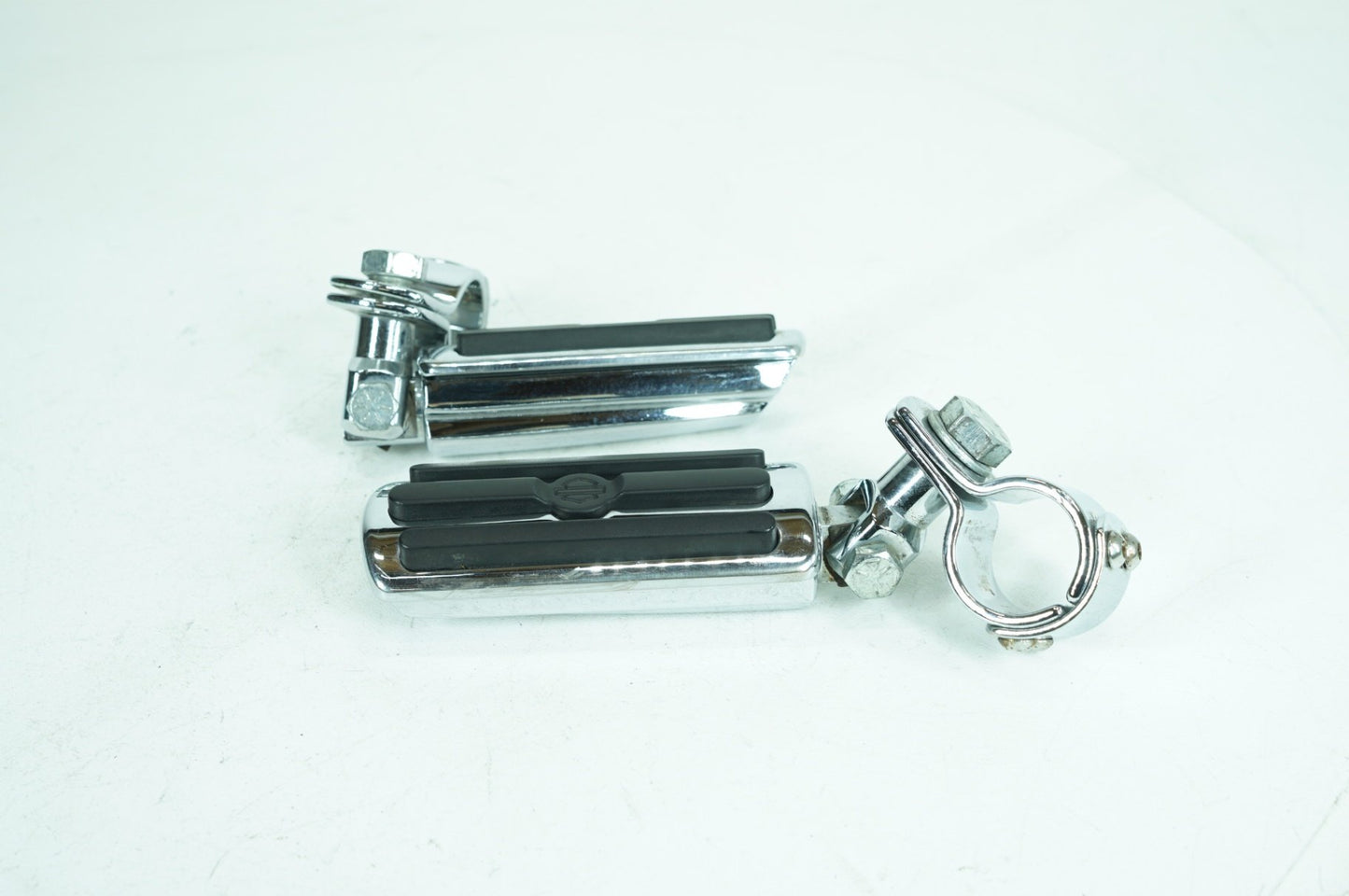 1999 - 2006 Harley-Davidson Softail Fat Boy Front Right Left Highway Foot Pegs 50957-02C