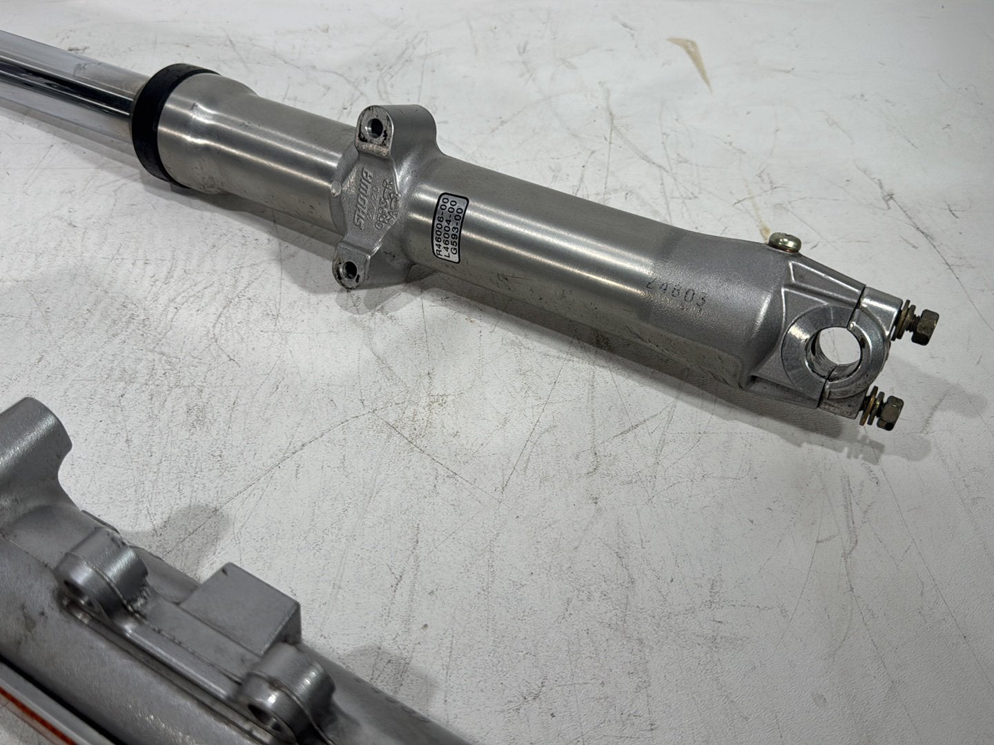 2003 Harley Dyna Wide Glide FXDWG OEM Front Triple Tree Set & LH RH Fork Legs Sliders