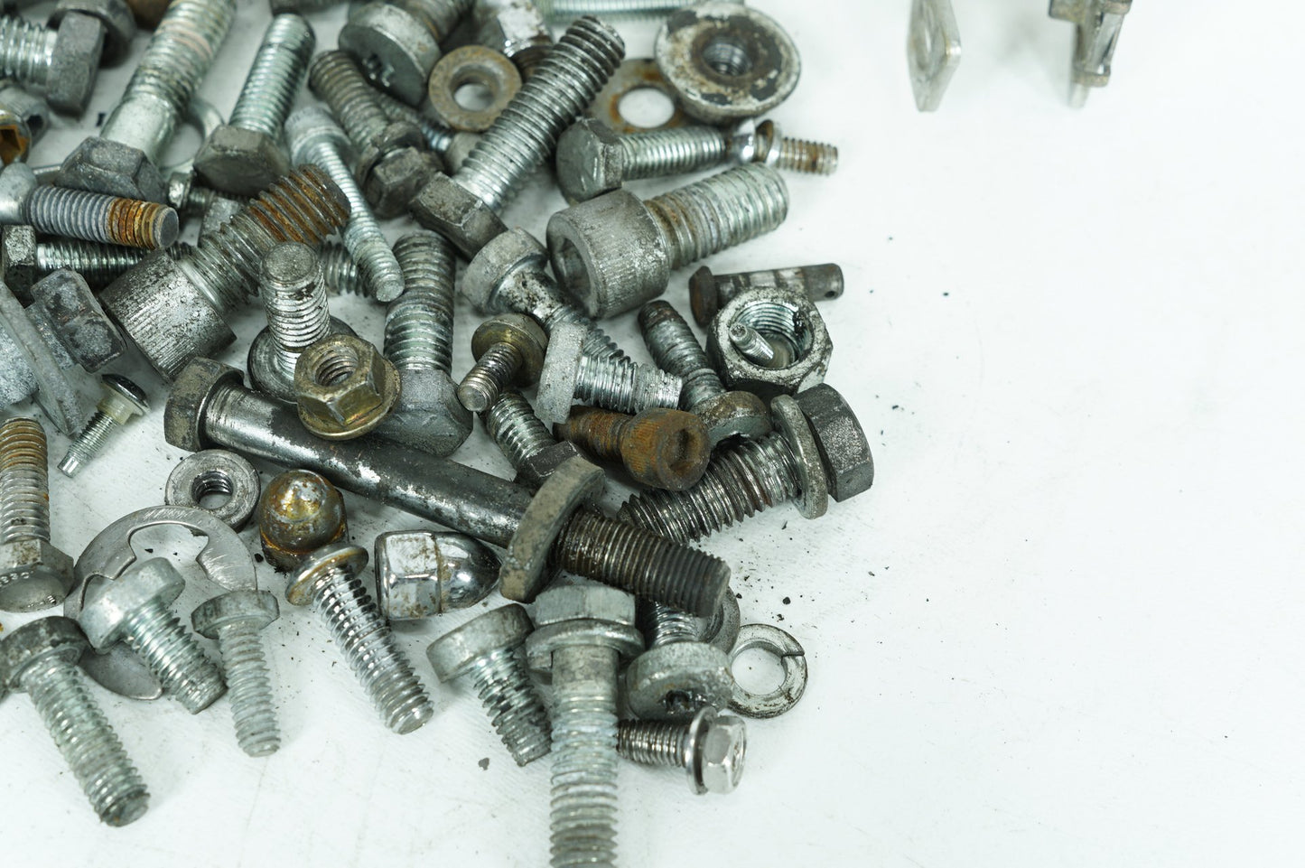 1999 - 2006 Harley-Davidson Touring Road King Hardware Bolts Nuts & Brackets