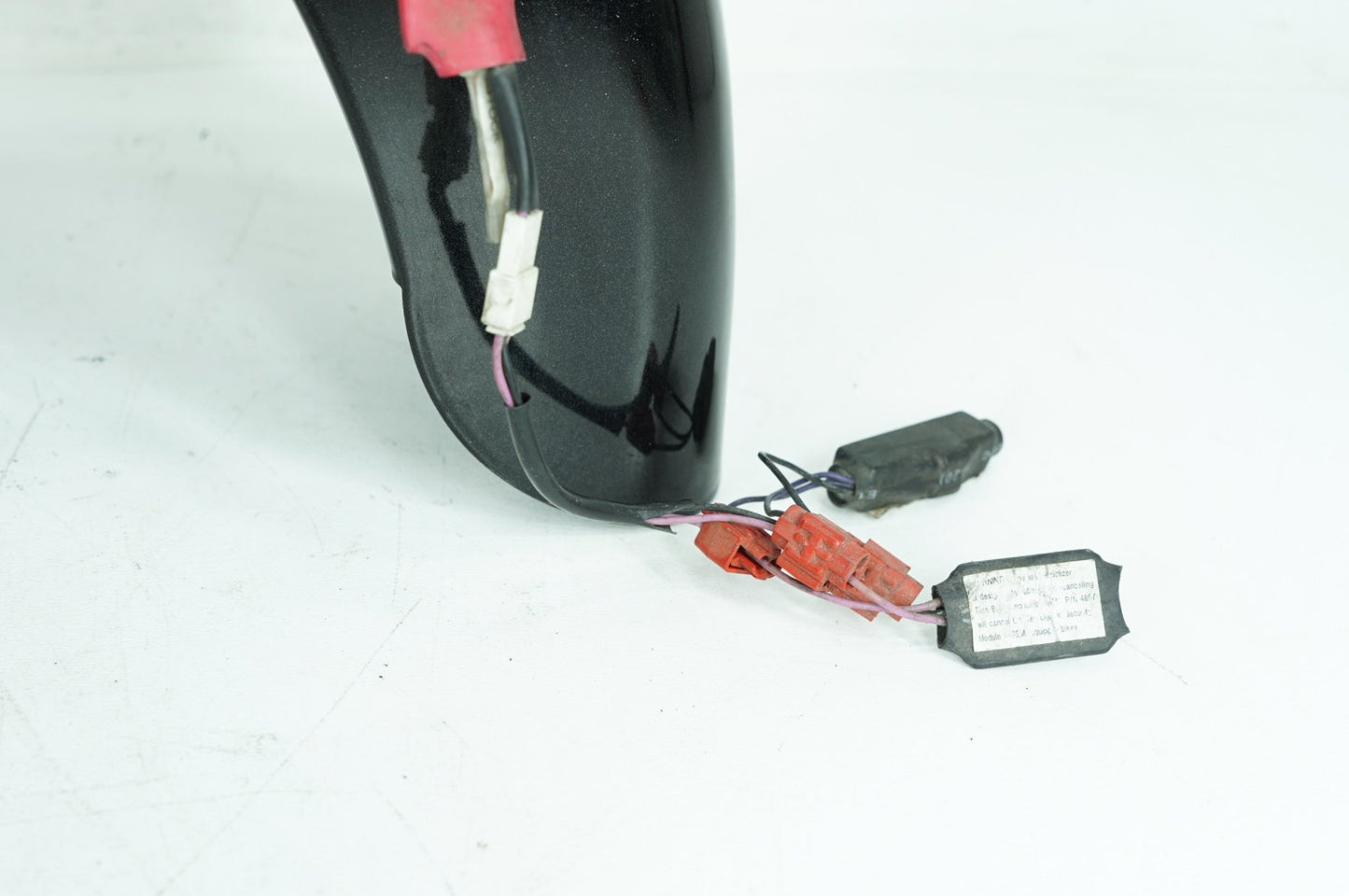 1999 - 2006 Harley-Davidson Touring Road King Classic Rear Wheel Fender & Turn Signals Bar 59579-01B