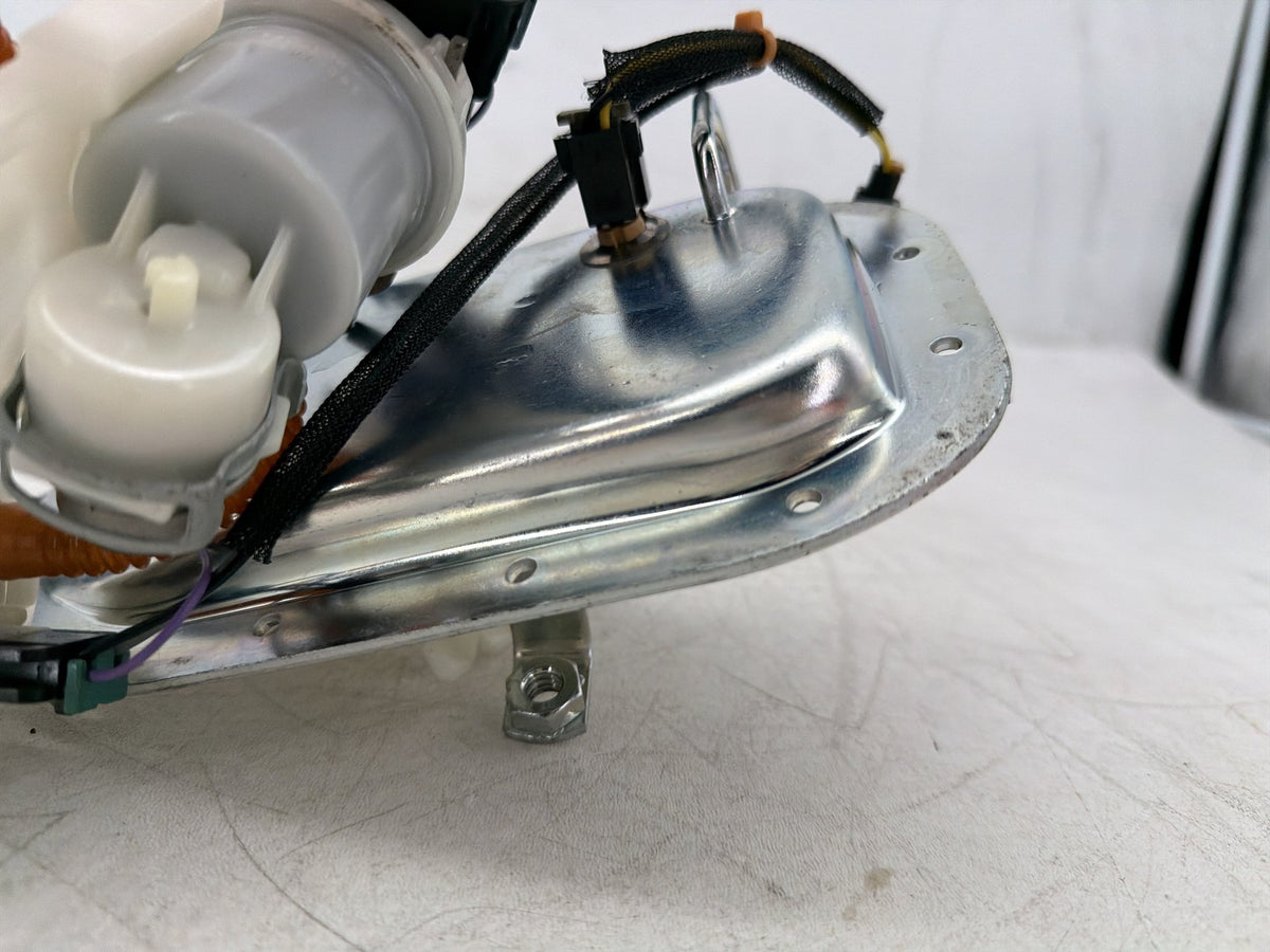 2017 Harley Dyna Street Bob FXDB OEM Fuel Pump Gas Gasoline Petrol Sending