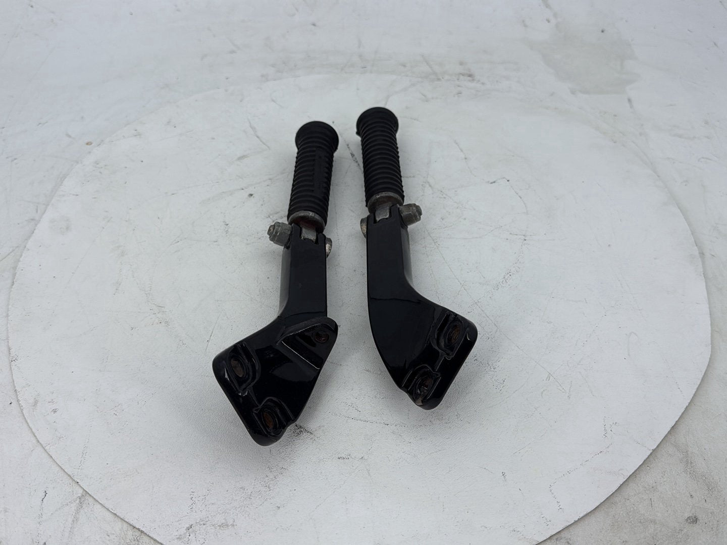 2006 Harley Dyna Super Glide Custom FXDCI OEM Passenger Left & Right Foot Pegs
