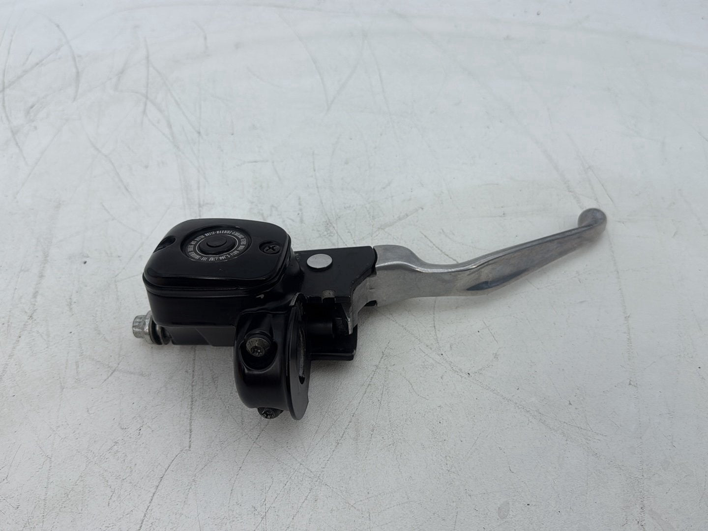 2005 Harley Heritage Softail Classic OEM Front Right Brake Lever Master Cylinder