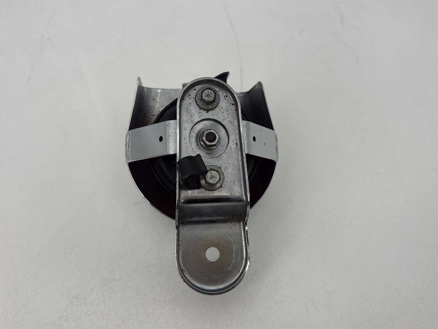 2007 - 2011 Harley-Davidson Touring Street Glide Horn Signal Klaxon Chrome Cover 	69012-93A