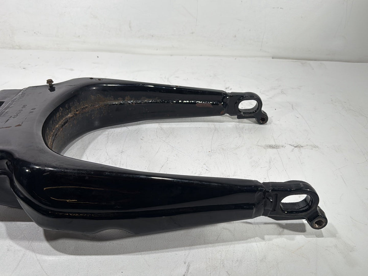 2018 Harley Electra Glide Touring Ultra FLHTCU OEM Rear Fork Swingarm Swing Arm