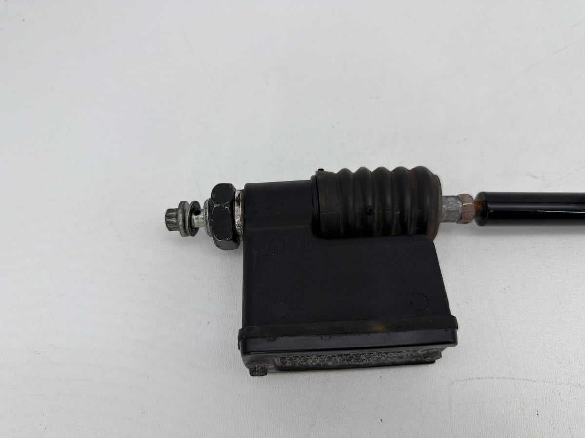 05 Harley Dyna Super Glide Custom FXDC OEM Rear Brake Master Cylinder Reservoir