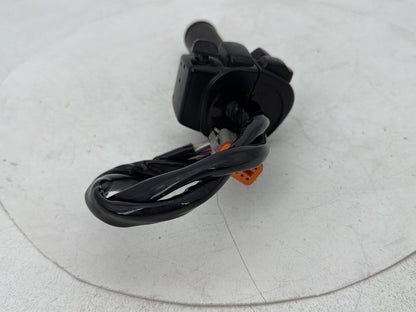 1999 - 2006 Harley-Davidson Touring Electra Glide Ultra Left Turn Signal Headlight Switches Controls 71685-06A