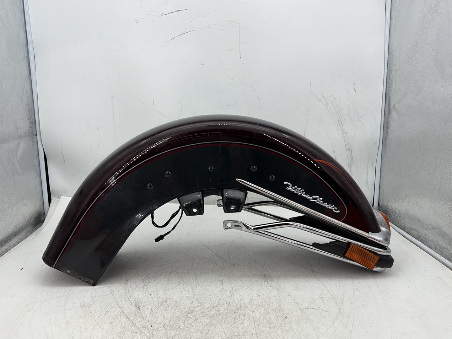 2005 Harley Electra Glide Touring Ultra FLHTCUI OEM Front Wheel Fender Shell Panel