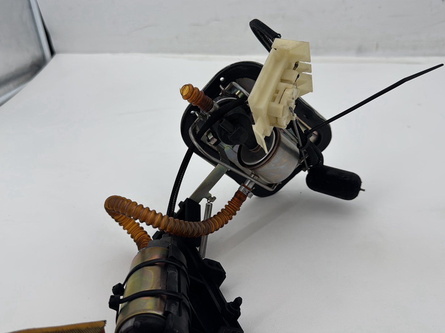 2007 Harley Softail Heritage Classic FLSTC OEM Gas Gasoline Fuel Petrol Pump Sending