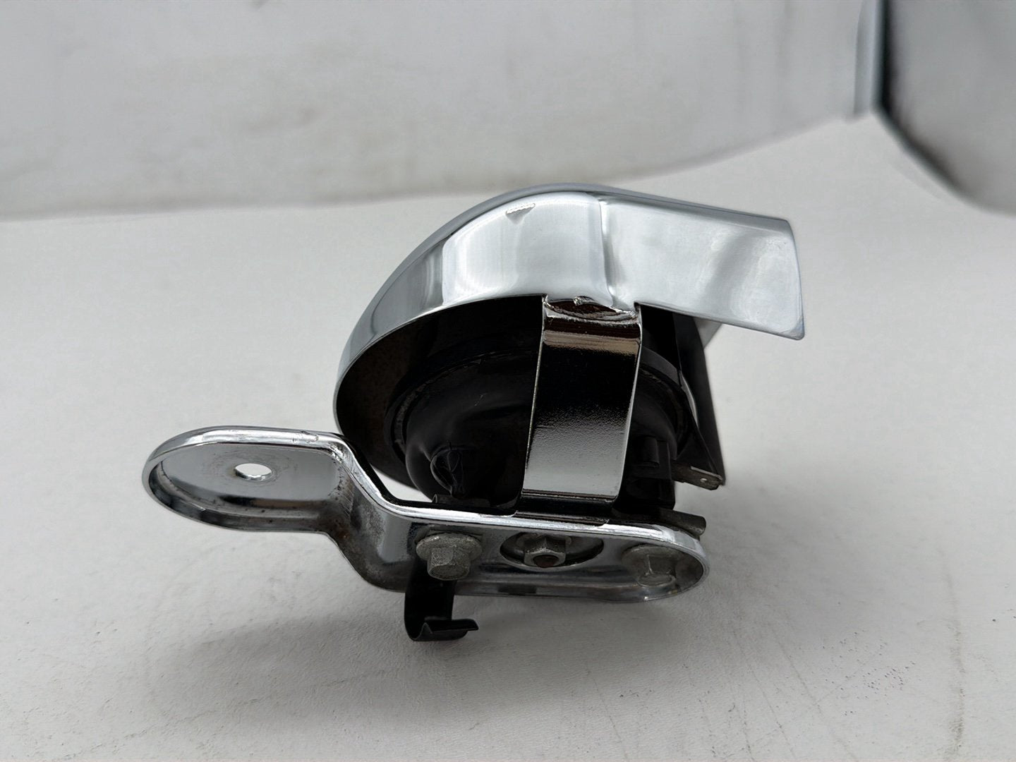 2011 Harley Heritage Softail Classic FLSTC OEM Horn Signal Klaxon Chrome Cover