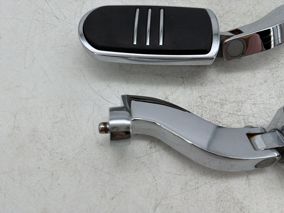 2009 Harley Street Glide Touring FLHX OEM Passenger Left & Right Foot Pegs