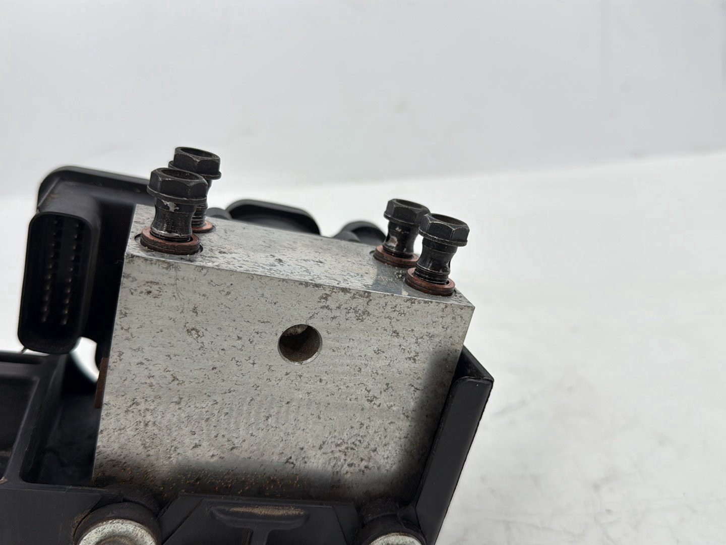 2008 Harley Touring FLHTCU Electra Glide Ultra OEM ABS Brake Pump & Control Module