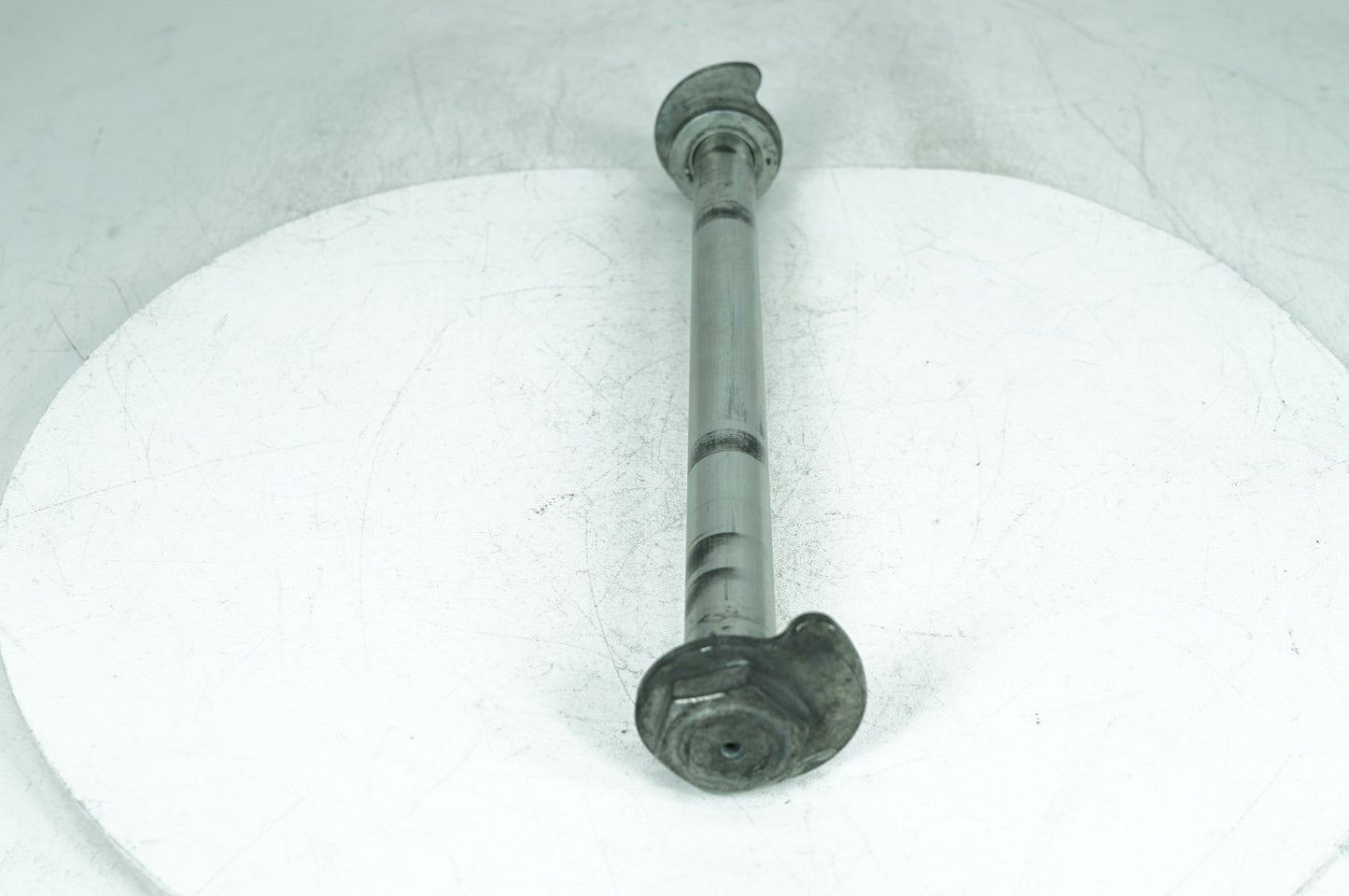 2007 - 2012 Harley-Davidson Touring Electra Glide Ultra Rear Wheel Axle Bolt Shaft 41056-09