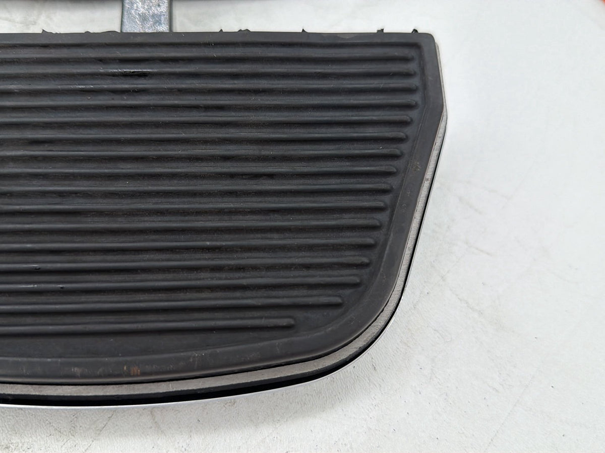 07 Harley Electra Glide Touring OEM Left Right Driver Pass Floorboard Foot Rest
