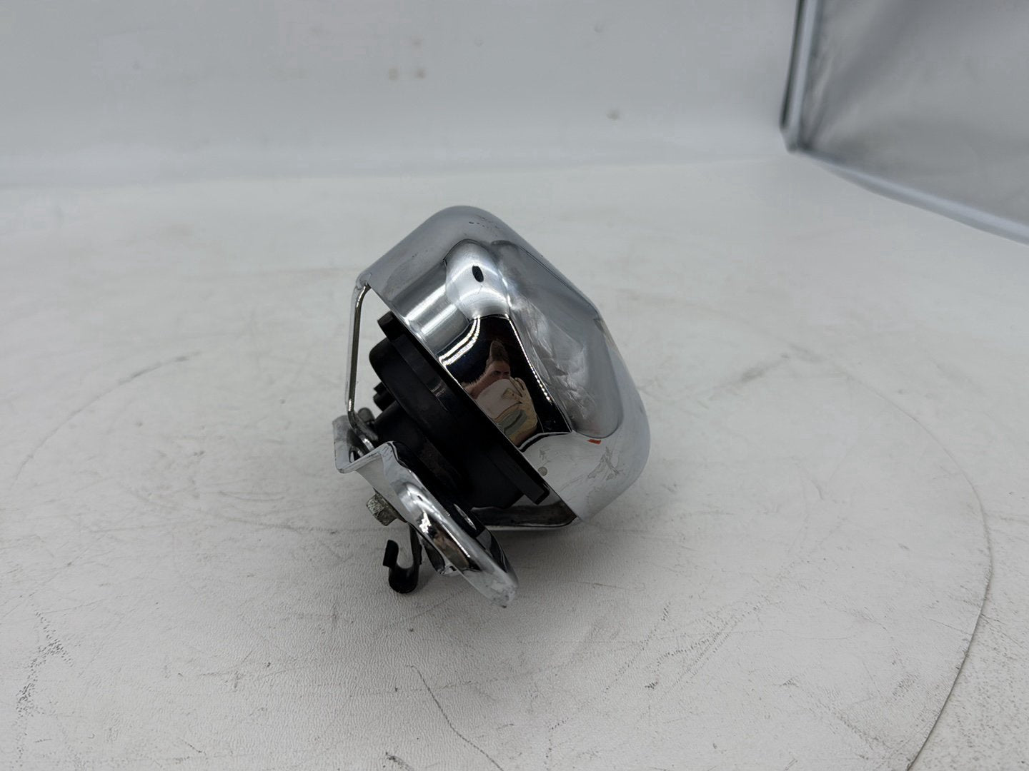 2007 - 2012 Harley-Davidson Touring Electra Glide Ultra Horn Signal Klaxon Chrome Cover 69012-93A