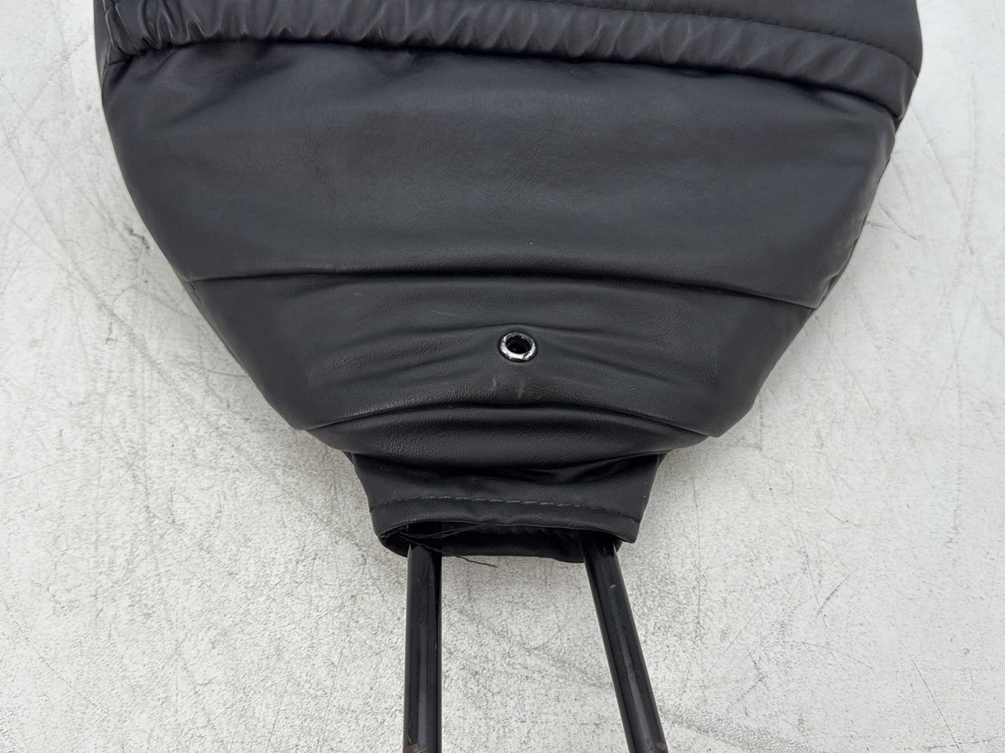 2005 Harley Electra Glide Touring Ultra FLHTCUI OEM Rider Driver Backrest Adjustable Cushion Pad
