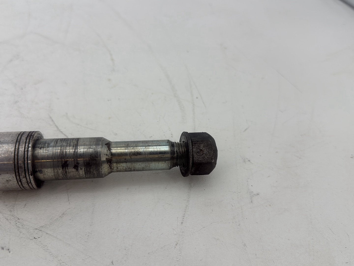2011 Harley Electra Glide Ultra FLHTK OEM Front Wheel Axle Bolt Shaft