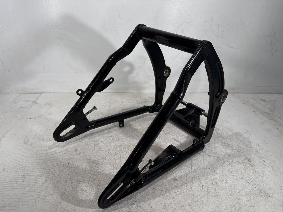 2001 Harley Fat Boy Softail FLSTF OEM Rear Fork Swingarm Swing Arm 47573-00A