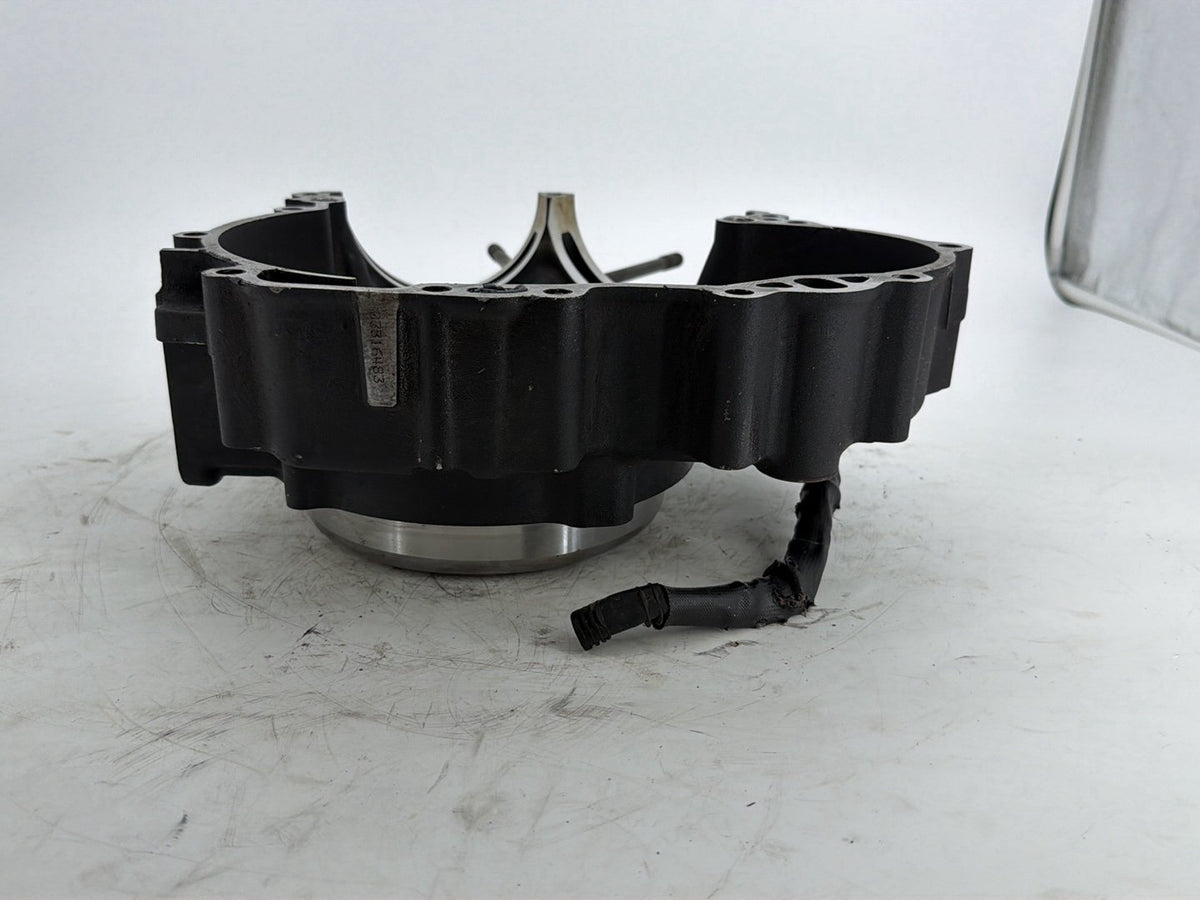 2019 Harley Touring FLHT Electra Glide OEM Crankcase Shaft Engine Motor Cover
