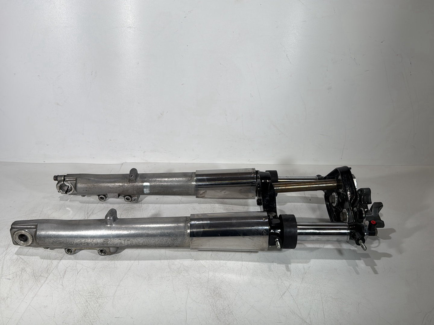 1999 - 2006 Harley-Davidson Touring Road King Police Front Triple Tree Set & LH RH Fork Legs Sliders 45446-87A